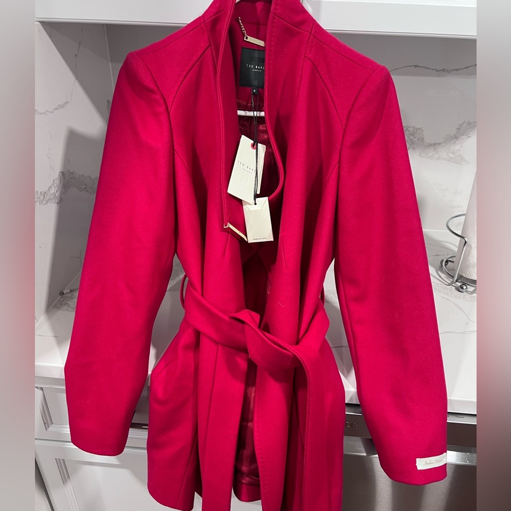 Ted baker-ROSESS.Short Wool Wrap Coat. Size US 6 /2Ted baker.Deep pink color.NWT